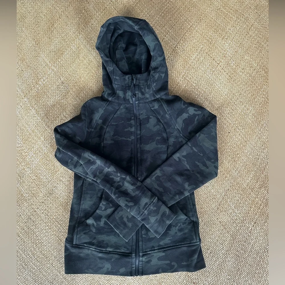 lululemon athletica Camouflage Scuba Hoodie - Picture 1 of 6